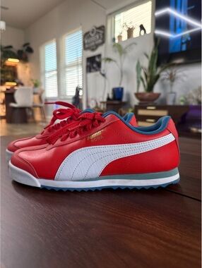 Puma Roma Red and White Kids' Sneakers Size 5C